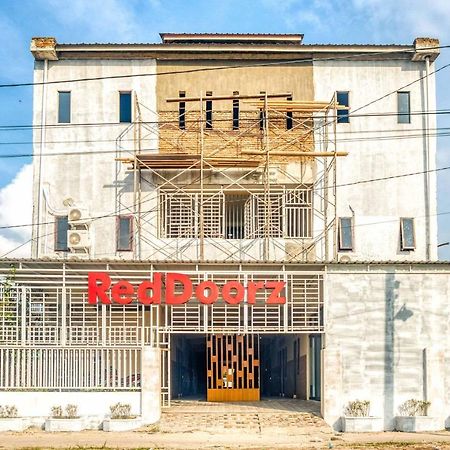 Reddoorz @ Jalan Kapten Muslim Medan Esterno foto